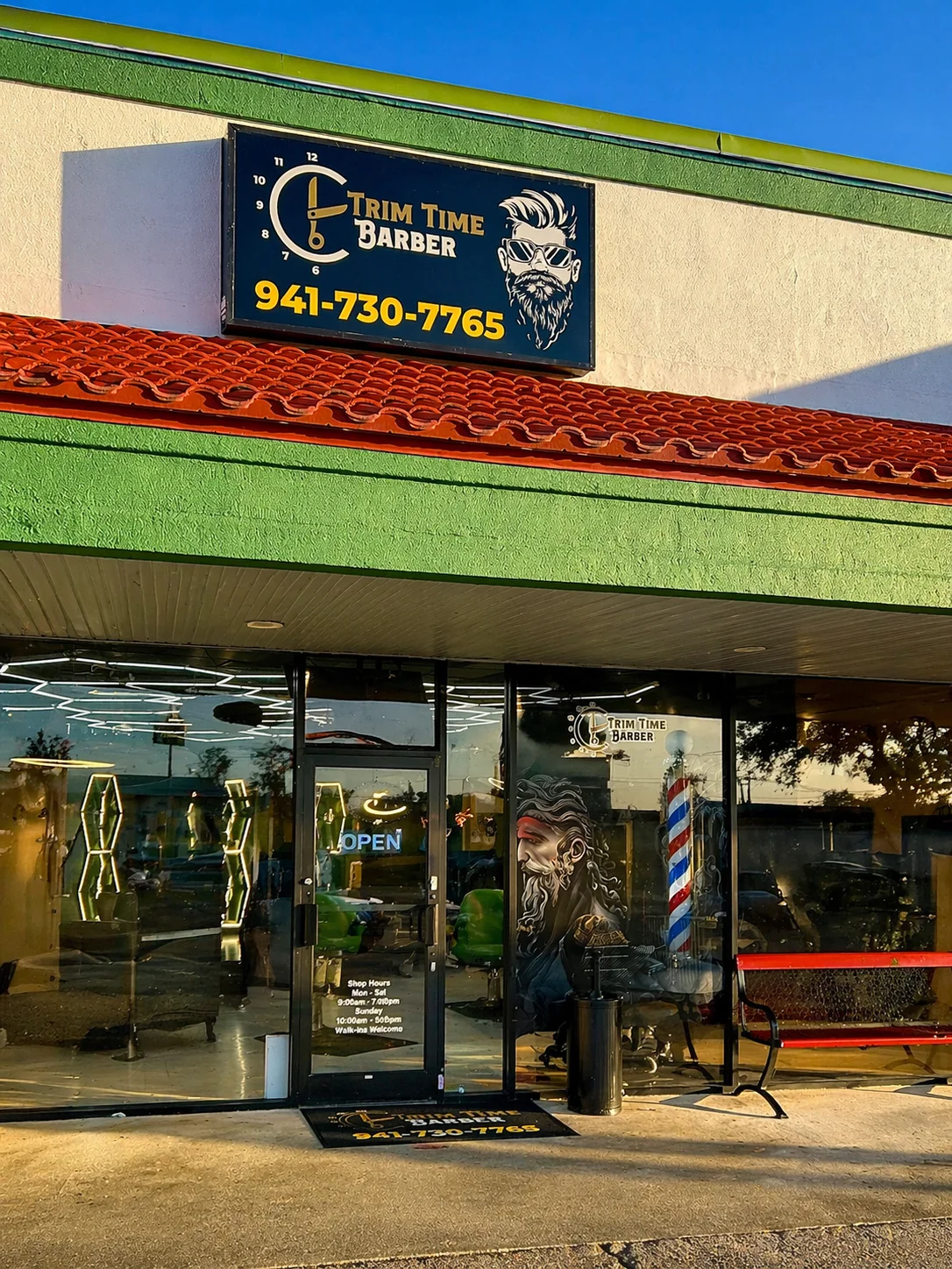 Fachada de Trim Time Barber sobre US-301 en Ellenton FL